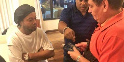 Ronaldinho Gaúcho é investigado por suspeita de uso de passaporte falso no Paraguai