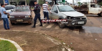 Dois carros se envolvem em acidente na manhã desta quinta em Rolim de Moura