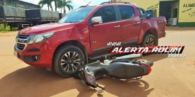Acidente entre S10 e motocicleta deixa uma pessoa feria em Rolim de Moura; veja o vídeo