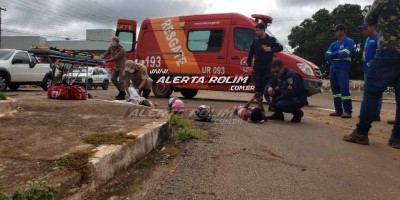 Mulher fratura uma das pernas em acidente no centro de Rolim de Moura