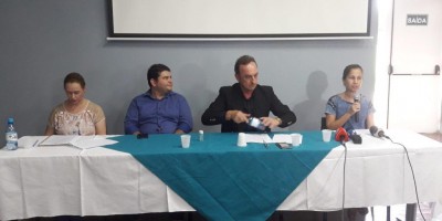 Durante coletiva, prefeitura afirma que existem 3 casos suspeitos de coronavírus em...