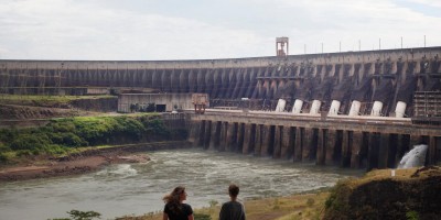 Disparada do dólar aumenta valor da energia de Itaipu e já encarece contas de luz