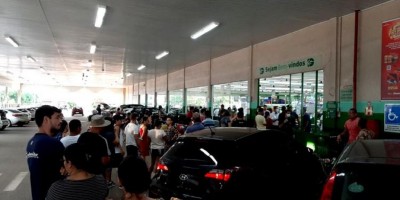 Em novo decreto, Prefeitura de RM limita supermercados atenderem até 50 pessoas por vez;...