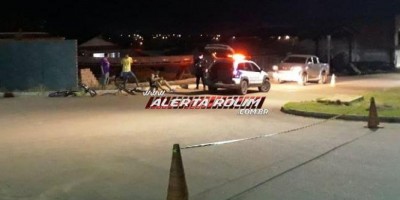 Motociclista é socorrido com suspeita de traumatismo craniano após acidente com dois...
