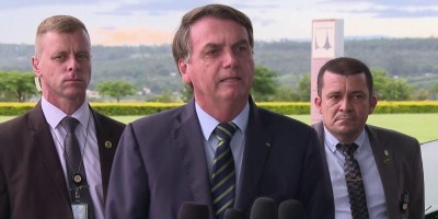 Brasileiro pula em esgoto e não acontece nada, diz Bolsonaro