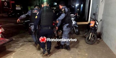 PM vai atender ocorrência de briga de casal e flagra trio em desmanche de motos