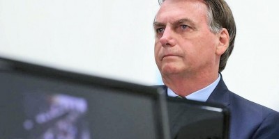 Bolsonaro diz que relação com Ministro da Saúde está abalada: 'nenhum ministro é...