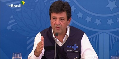 Brasil terá pico de Covid-19 em abril e maio e vírus deve circular até setembro,...