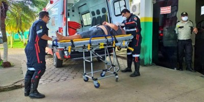 Marido é atropelado após tentar matar esposa a facadas em condomínio