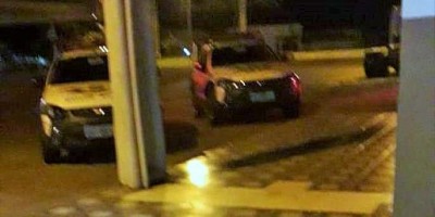 Mulher acaba presa ao denunciar falso sequestro e provocar lesões em si mesma dentro de...