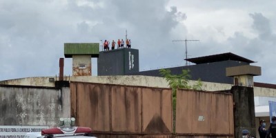 Detentos fazem agentes reféns durante rebelião em presídio de Manaus; Governo anuncia...