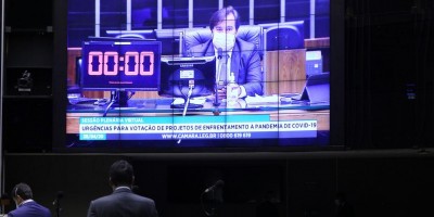 Câmara aprova auxílio a estados e municípios; Projeto volta para Senado e depois para...