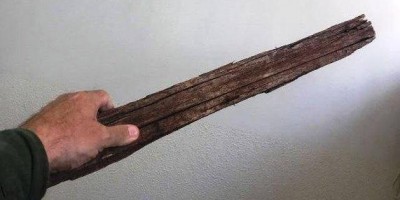 Jovem é agredo a pauladas e diz que o 'vizinho mandou três noiados' para matá-lo