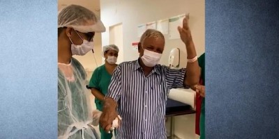 Idoso de 77 anos de Nova Brasilândia é aplaudido em hospital ao receber alta após ser...