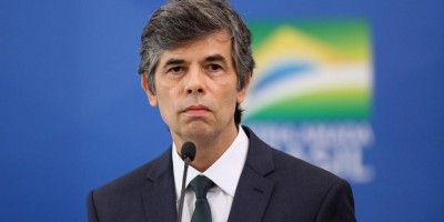 Nelson Teich pede demissão do Ministério da Saúde