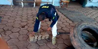 PRF apreende, em Poconé/MT, mais de 20Kg de cocaína em veículo com placa de Rolim de...