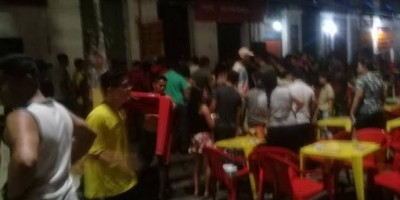 Cliente é atacado com sete tiros por dupla dentro de bar