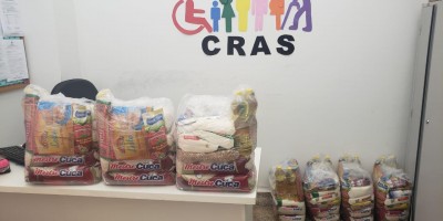 Cresol doa cestas básicas para Semas de Rolim de Moura 