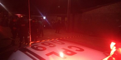 Assaltantes são recebidos a tiros ao tentarem roubar vizinha de policial militar