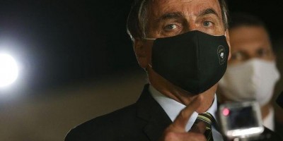 Bolsonaro diz que 'já peguei umas 20 vezes' o coronavírus