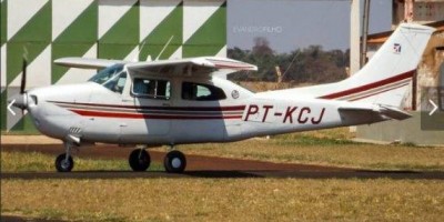 Quadrilha armada rende fazendeiro e empregados e rouba avião