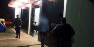Falso policial é preso após comer e beber em bar e depois tentar fechá-lo