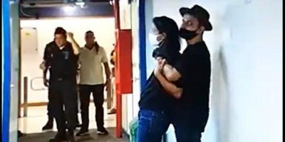 Repórter da Globo é mantida refém na sede da emissora no RJ; Veja os vídeos