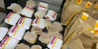 Menino de 5 anos compra R$ 225 em lanche pelo celular da mãe