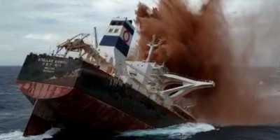 Navio encalhado na costa do Maranhão é afundado pela Marinha; veja o vídeo