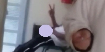 Homem entra em hotel, senta no sofá e começa se masturbar em Rolim de Moura