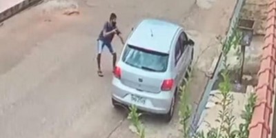 Assaltantes são filmados roubando carro de idoso em Porto Velho