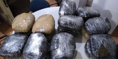 Polícia apreende 20 kg de maconha em ônibus em Guajará-Mirim
