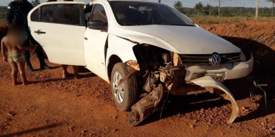 Mãe e filho saem ilesos após capotamento na zona rural de Rolim de Moura