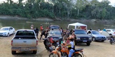 Polícia acaba com aglomeração de 200 pessoas em balneário