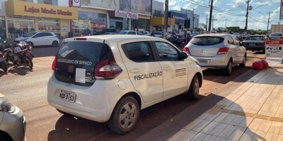 Fiscais cumprem decreto e fecham comércios em Rolim de Moura