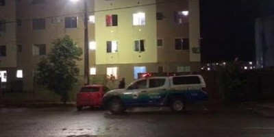 Marido é preso por espancar e ameaçar matar mulher a facadas