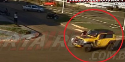 Vídeo registra grave acidente entre moto e Jeep em Rolim de Moura