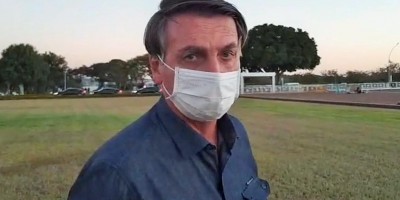 Veja o vídeo: Depois de tomar hidroxicloroquina para tratar covid-19, Bolsonaro diz que...