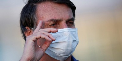 Bolsonaro testa positivo para covid-19 pela terceira vez, diz Planalto