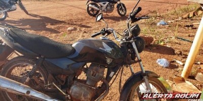 Bombeiros socorrem motociclista vítima de acidente de trânsito no Bairro Beira Rio, em...