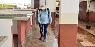 Feirão do Produtor passa por desinfecção e sanitização em Rolim de Moura