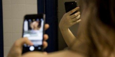 Garota de programa tem nudes vazados por cliente e mulher dele descobre tudo