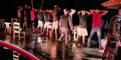 PM acaba com festa regada a bebidas alcoólicas e 23 pessoas vão parar na delegacia em...