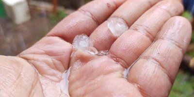 Veja o vídeo: Frente fria provoca temporal e chuva de granizo em Porto Velho;...