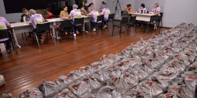 Semas entrega cestas básicas para famílias que estão sem renda em Rolim de Moura