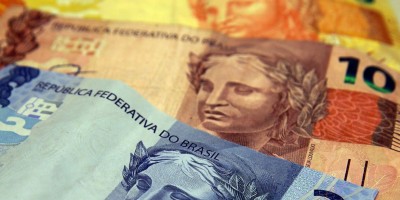 Governo prevê salário mínimo para 2021 de R$ 1.067