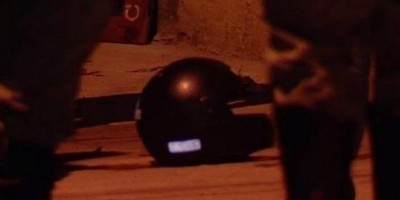 Jovem é chamado no portão de casa e atacado a capacetadas por colega