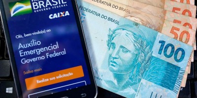 Auxílio Emergencial terá mais 4 parcelas de R$ 300, diz Bolsonaro
