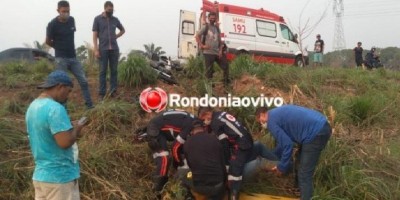 Motociclista perde controle da direção, sai da pista e sofre grave acidente na BR-364
