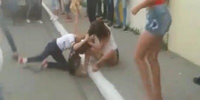 Mulher acusa garota de ter caso com o marido dela e é presa por agredi-la